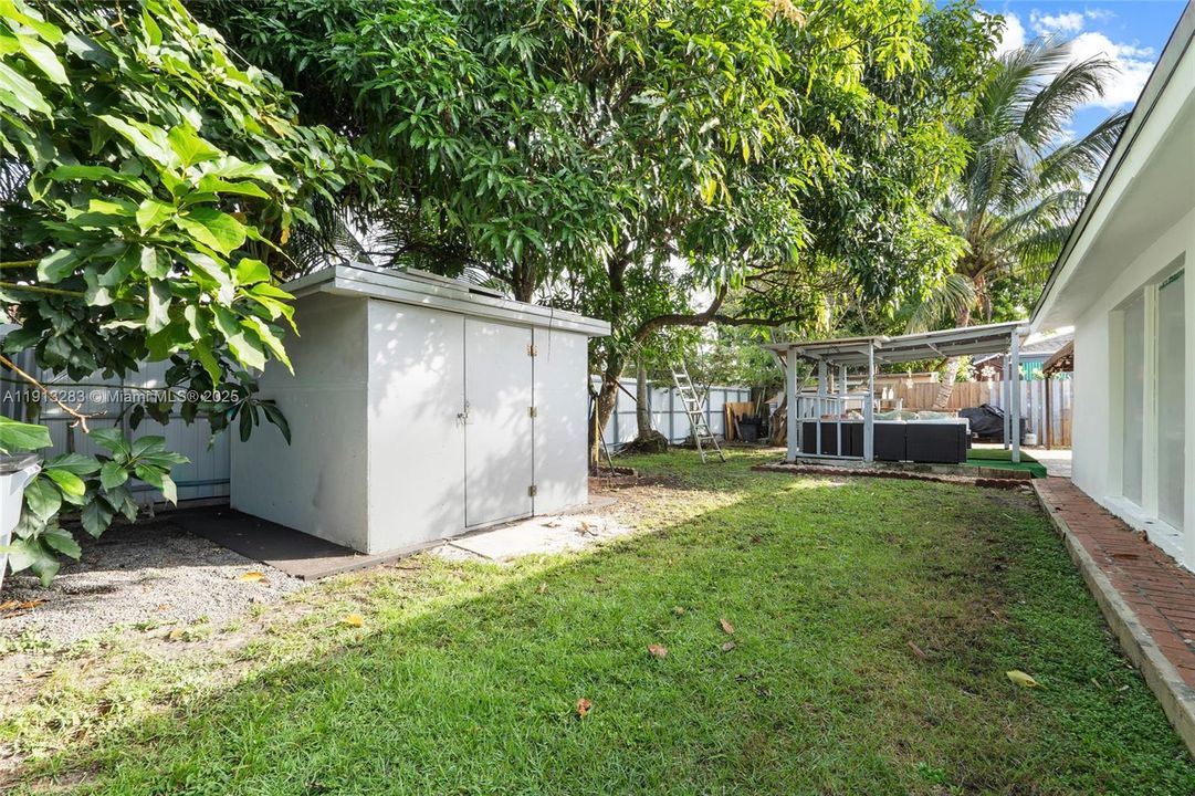 For Sale: $580,000 (3 beds, 2 baths, 1630 Square Feet)