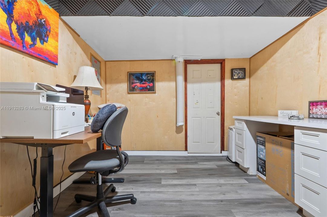 For Sale: $580,000 (3 beds, 2 baths, 1630 Square Feet)