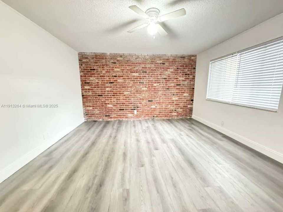 For Rent: $1,790 (2 beds, 1 baths, 850 Square Feet)