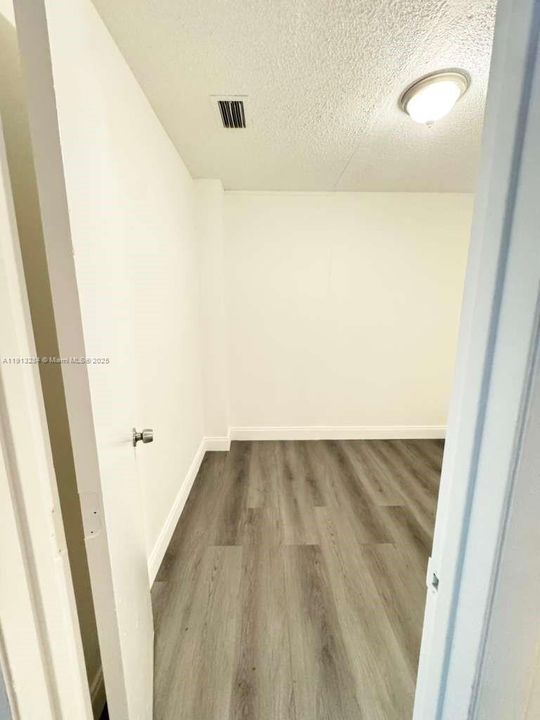 For Rent: $1,790 (2 beds, 1 baths, 850 Square Feet)