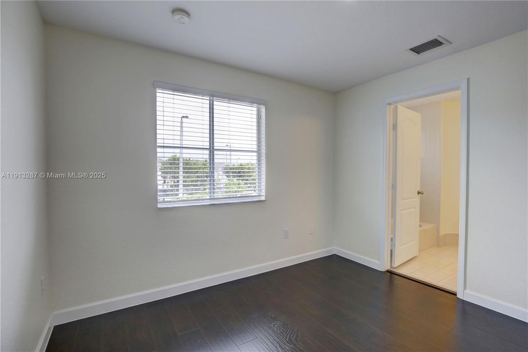For Rent: $2,650 (2 beds, 2 baths, 1151 Square Feet)