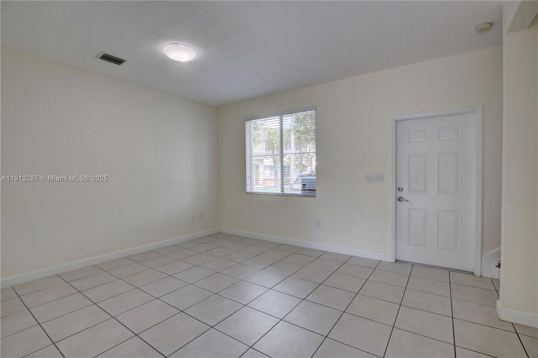 For Rent: $2,650 (2 beds, 2 baths, 1151 Square Feet)