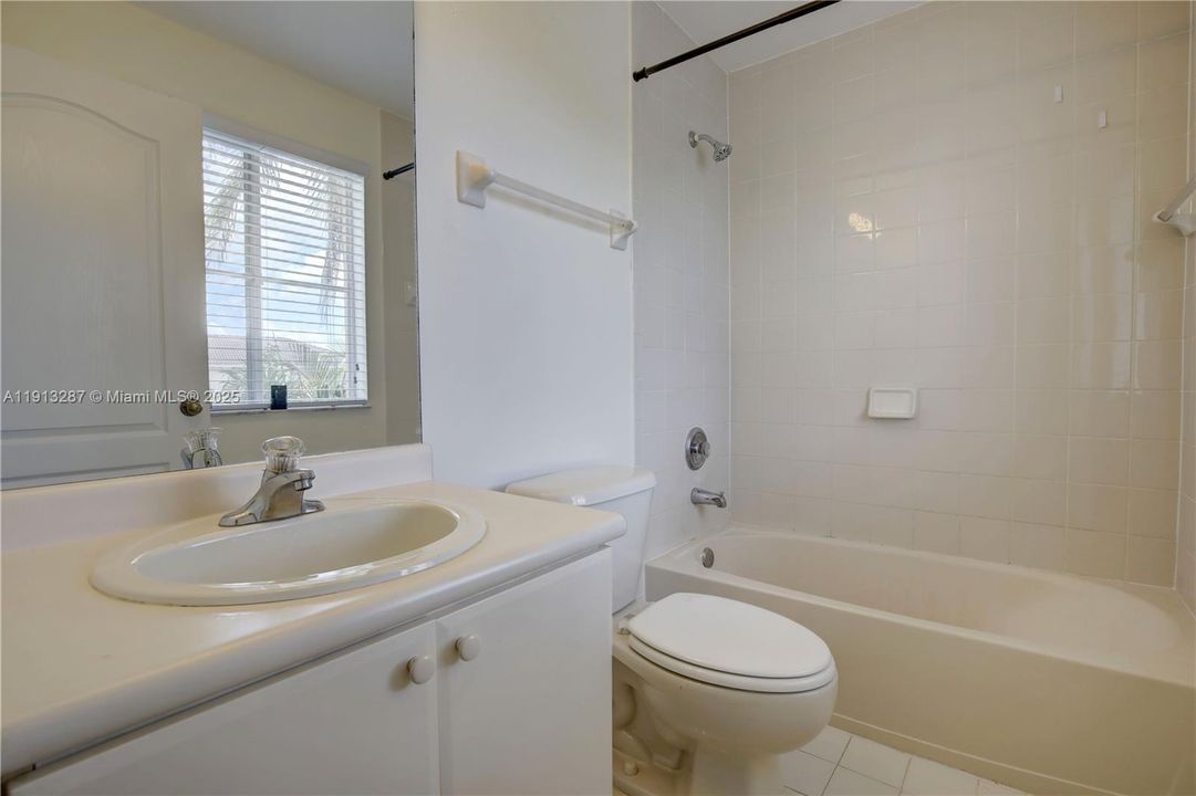 For Rent: $2,650 (2 beds, 2 baths, 1151 Square Feet)