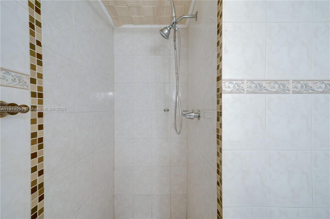 For Rent: $2,000 (2 beds, 2 baths, 782 Square Feet)