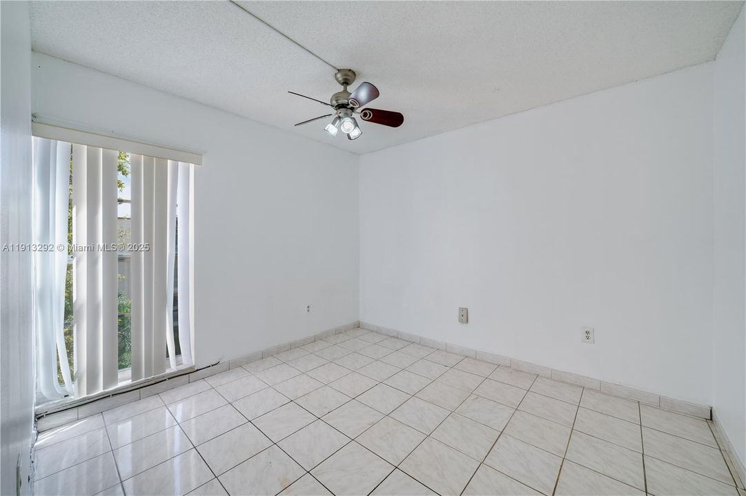For Rent: $2,000 (2 beds, 2 baths, 782 Square Feet)