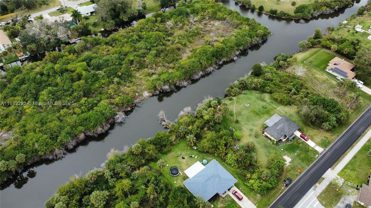 En Venta: $29,999 (0.23 acres)