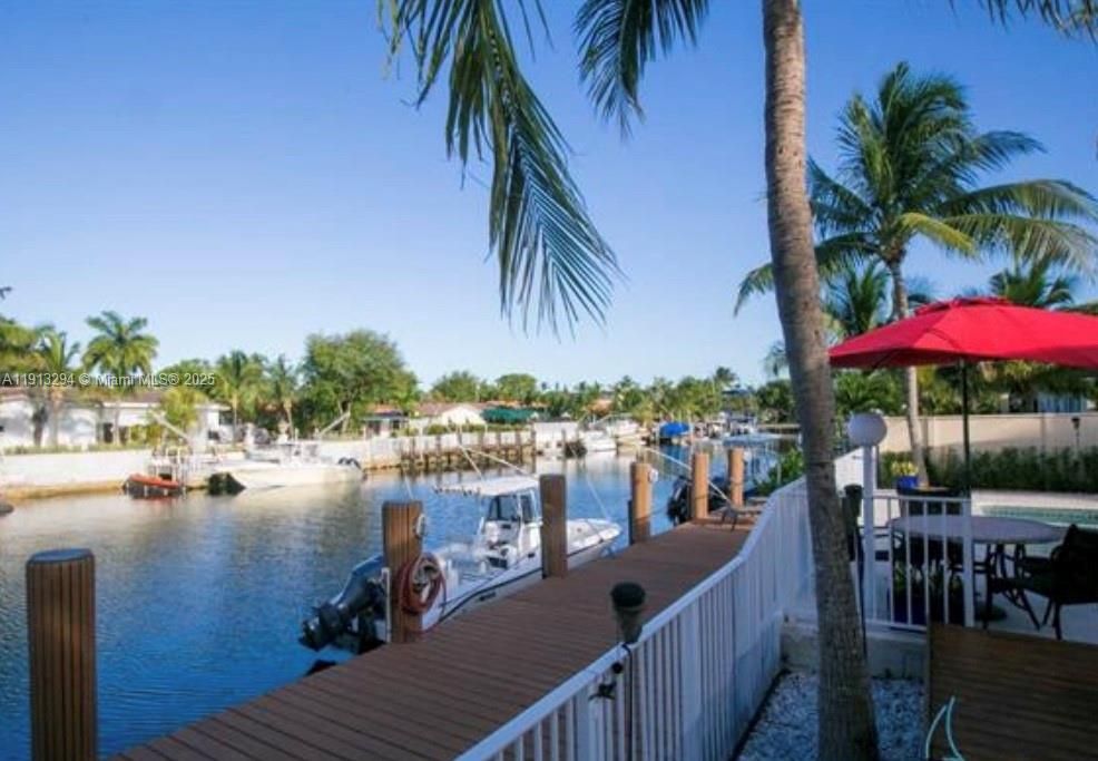 For Rent: $11,500 (4 beds, 3 baths, 2140 Square Feet)