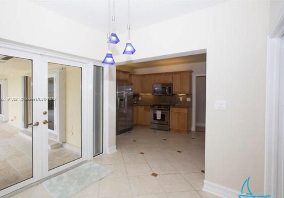 For Rent: $11,500 (4 beds, 3 baths, 2140 Square Feet)