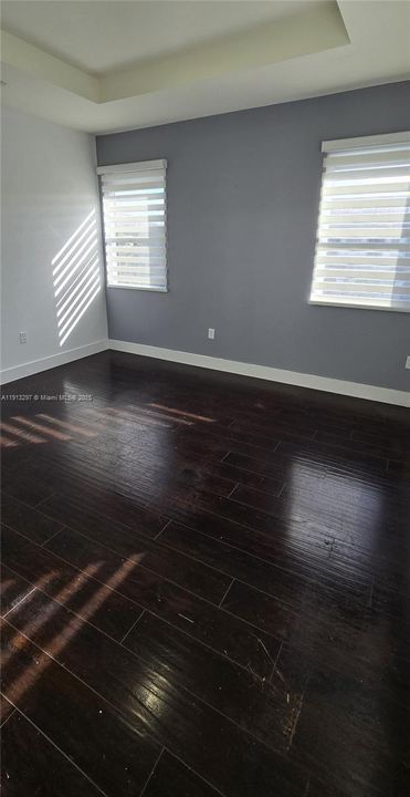 Activo con contrato: $2,800 (3 camas, 2 baños, 1524 Pies cuadrados)