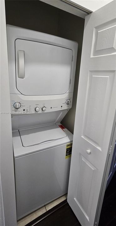 Activo con contrato: $2,800 (3 camas, 2 baños, 1524 Pies cuadrados)