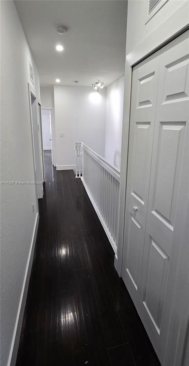 Activo con contrato: $2,800 (3 camas, 2 baños, 1524 Pies cuadrados)