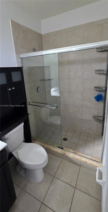 Activo con contrato: $2,800 (3 camas, 2 baños, 1524 Pies cuadrados)