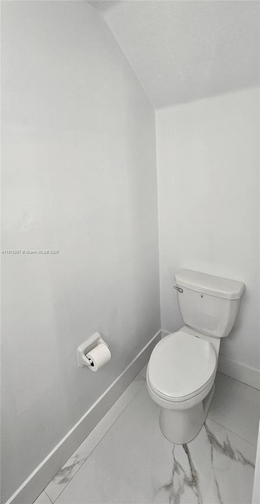 Activo con contrato: $2,800 (3 camas, 2 baños, 1524 Pies cuadrados)