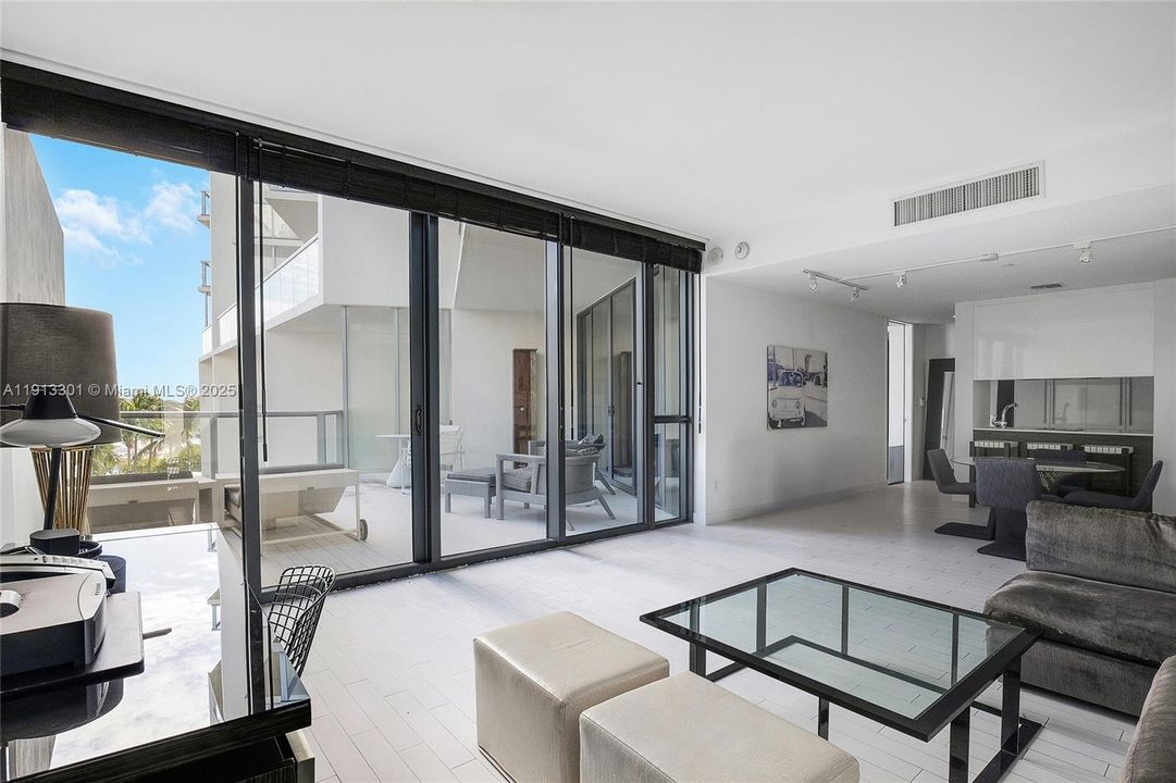 For Sale: $1,647,000 (1 beds, 1 baths, 933 Square Feet)