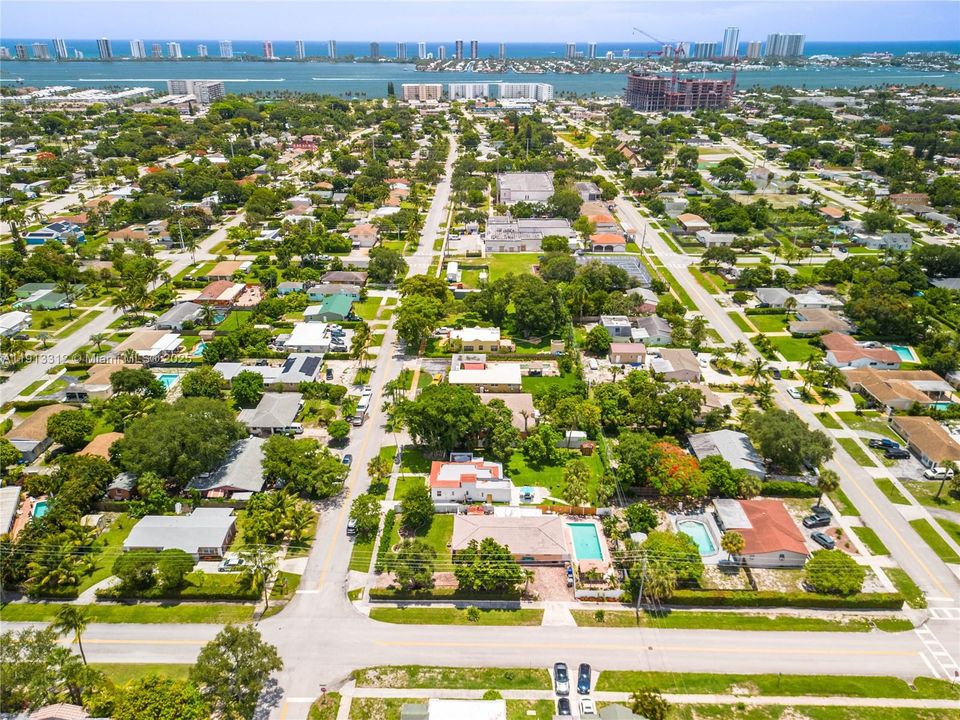 На продажу: $495,000 (3 спален, 2 ванн, 1052 Квадратных фут)