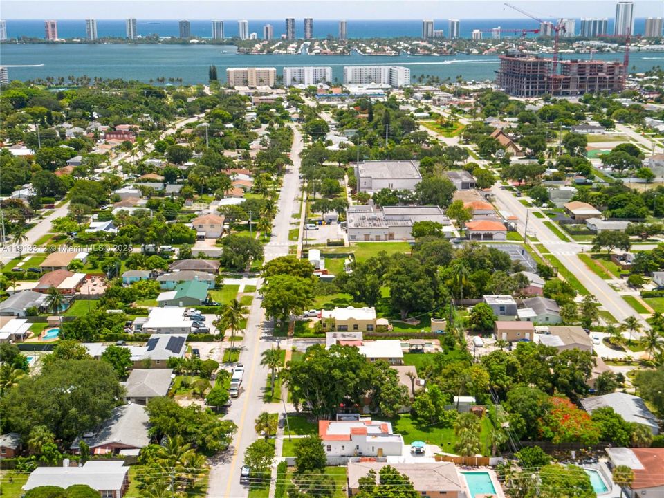 На продажу: $495,000 (3 спален, 2 ванн, 1052 Квадратных фут)