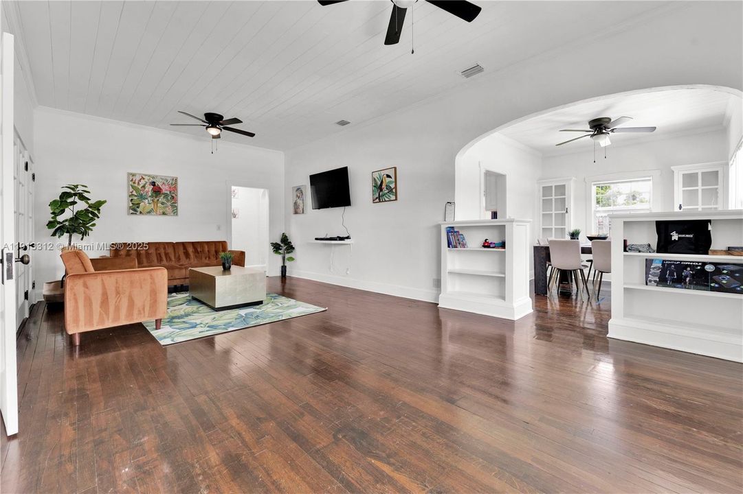 На продажу: $495,000 (3 спален, 2 ванн, 1052 Квадратных фут)