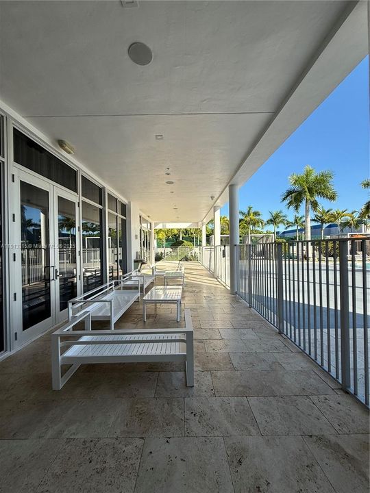 Под контрактом: $4,600 (4 спален, 3 ванн, 1812 Квадратных фут)