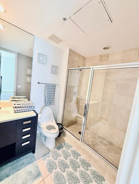 合同活跃: $8,000 (2 贝兹, 2 浴室, 1614 平方英尺)