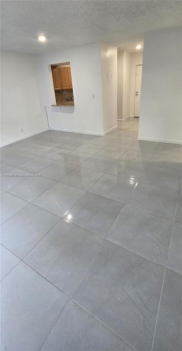 Active With Contract: $1,900 (2 beds, 1 baths, 223601 Square Feet)