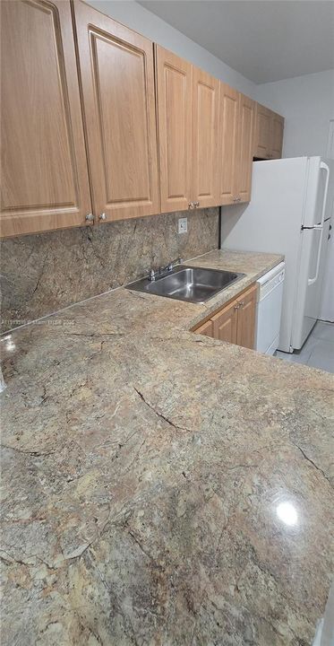 Active With Contract: $1,900 (2 beds, 1 baths, 223601 Square Feet)