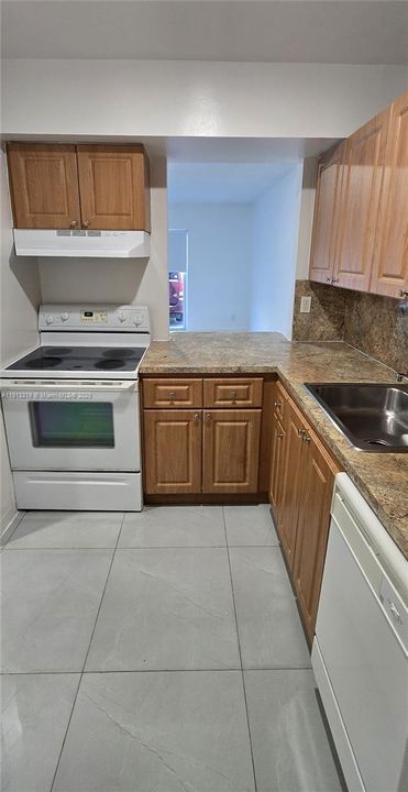 Active With Contract: $1,900 (2 beds, 1 baths, 223601 Square Feet)