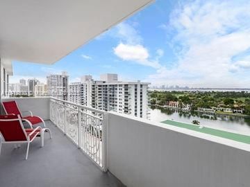 Active With Contract: $4,100 (2 beds, 2 baths, 1776 Square Feet)