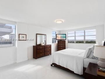 Active With Contract: $4,100 (2 beds, 2 baths, 1776 Square Feet)