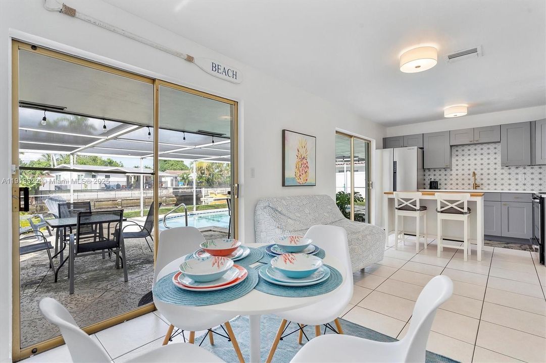 For Sale: $549,900 (2 beds, 1 baths, 959 Square Feet)