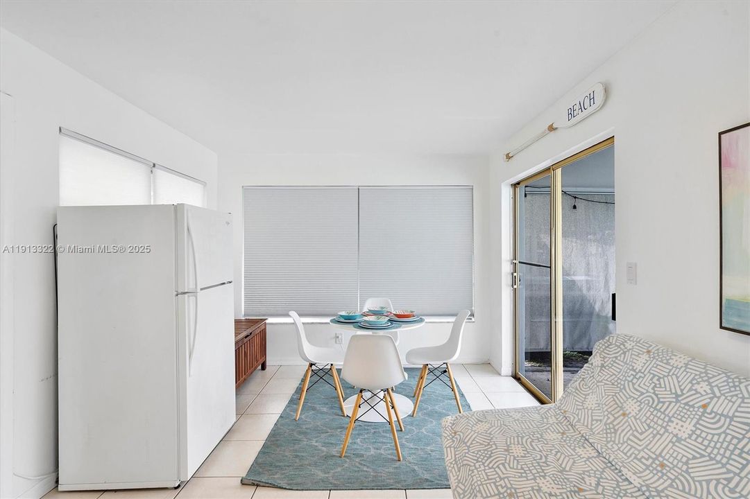 For Sale: $549,900 (2 beds, 1 baths, 959 Square Feet)