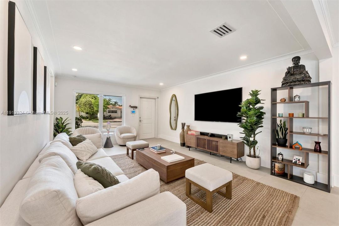 For Rent: $14,000 (3 beds, 2 baths, 1700 Square Feet)