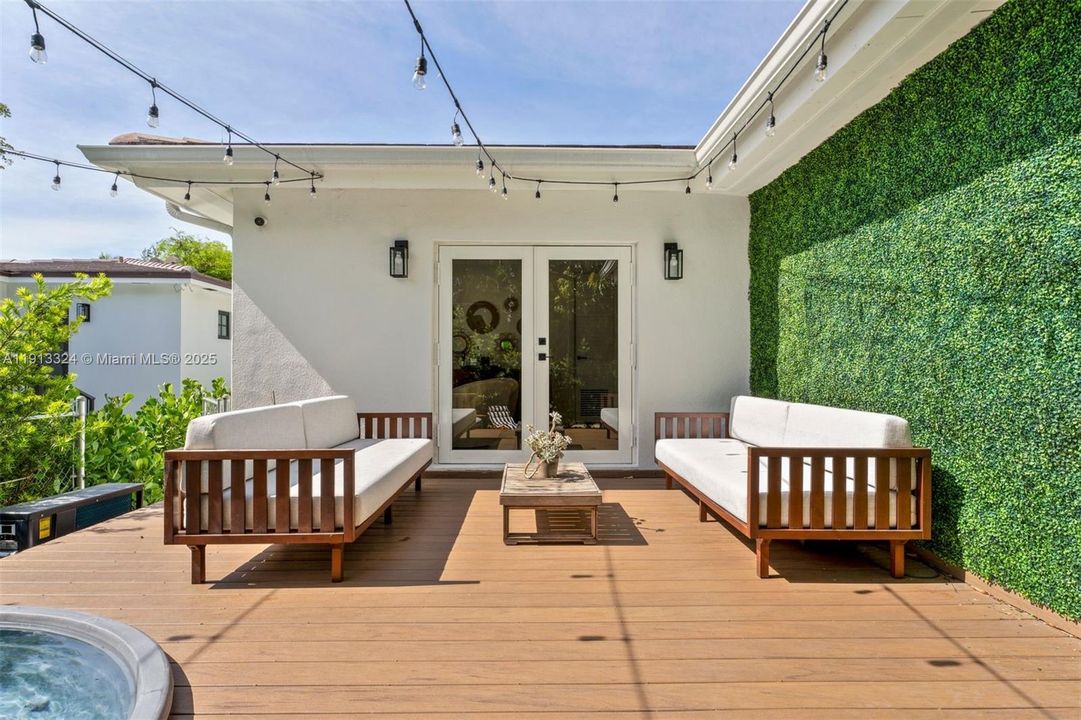 For Rent: $14,000 (3 beds, 2 baths, 1700 Square Feet)