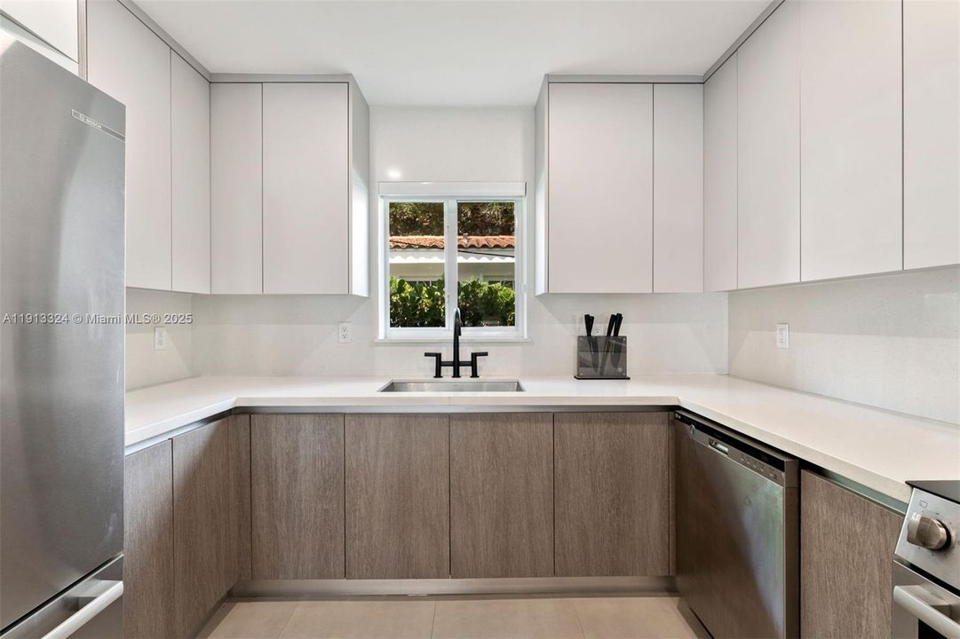 For Rent: $14,000 (3 beds, 2 baths, 1700 Square Feet)