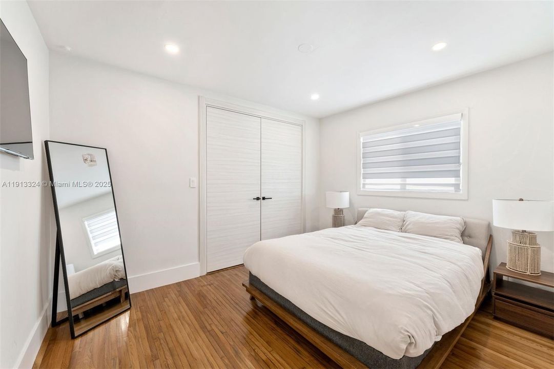 For Rent: $14,000 (3 beds, 2 baths, 1700 Square Feet)