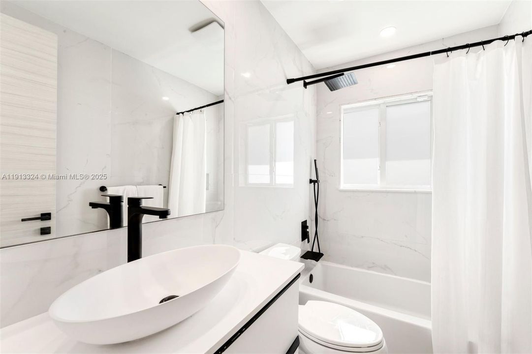 For Rent: $14,000 (3 beds, 2 baths, 1700 Square Feet)