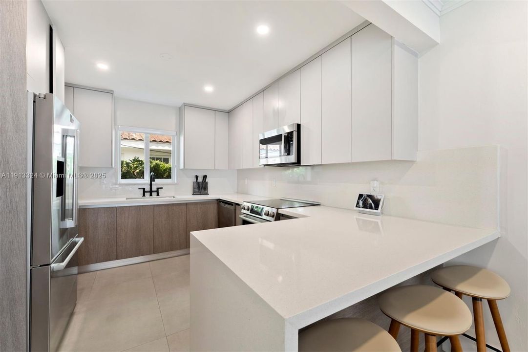 For Rent: $14,000 (3 beds, 2 baths, 1700 Square Feet)