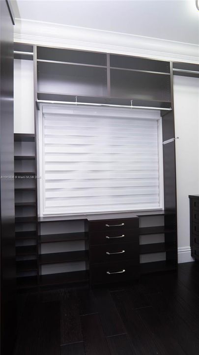 For Rent: $25,000 (5 beds, 5 baths, 5631 Square Feet)