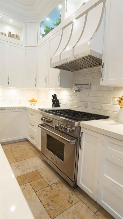 For Rent: $25,000 (5 beds, 5 baths, 5631 Square Feet)