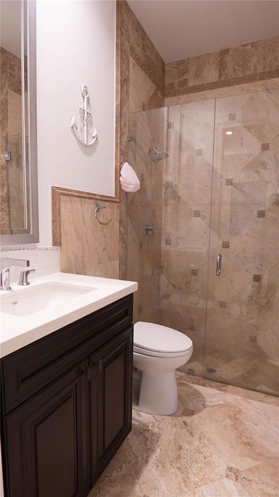 For Rent: $25,000 (5 beds, 5 baths, 5631 Square Feet)