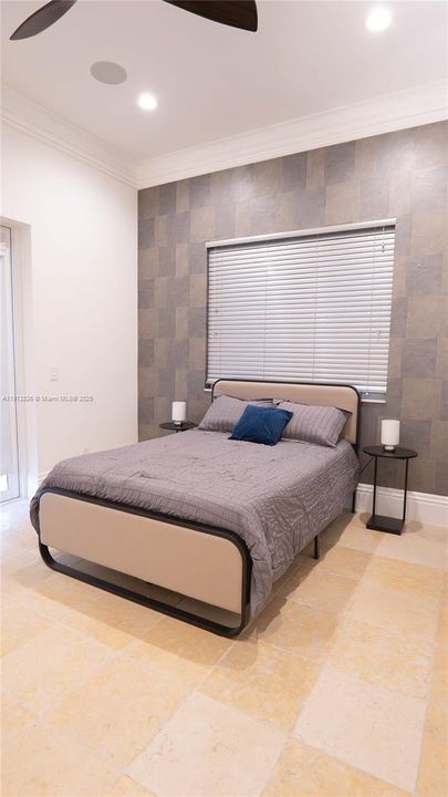 For Rent: $25,000 (5 beds, 5 baths, 5631 Square Feet)