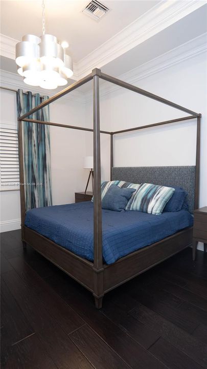 For Rent: $25,000 (5 beds, 5 baths, 5631 Square Feet)