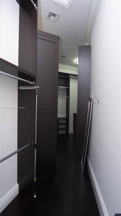 For Rent: $25,000 (5 beds, 5 baths, 5631 Square Feet)