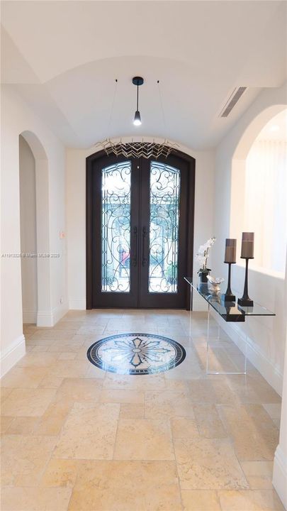 For Rent: $25,000 (5 beds, 5 baths, 5631 Square Feet)