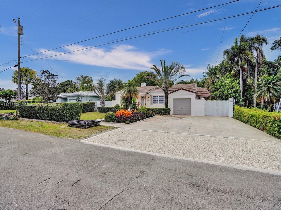 待售: $1,225,000 (3 贝兹, 2 浴室, 1880 平方英尺)