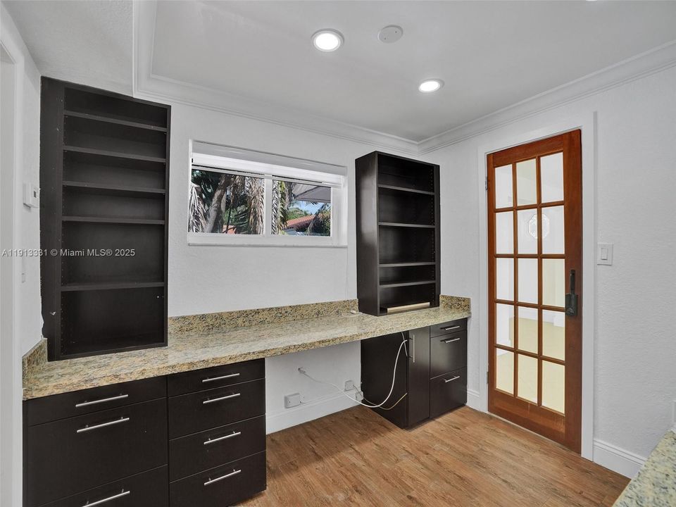 待售: $1,225,000 (3 贝兹, 2 浴室, 1880 平方英尺)