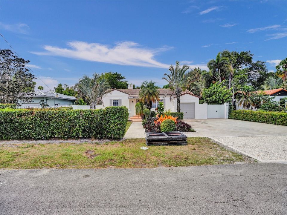 待售: $1,225,000 (3 贝兹, 2 浴室, 1880 平方英尺)