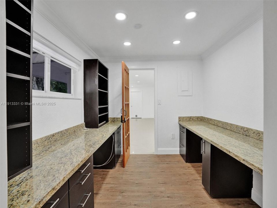 待售: $1,225,000 (3 贝兹, 2 浴室, 1880 平方英尺)