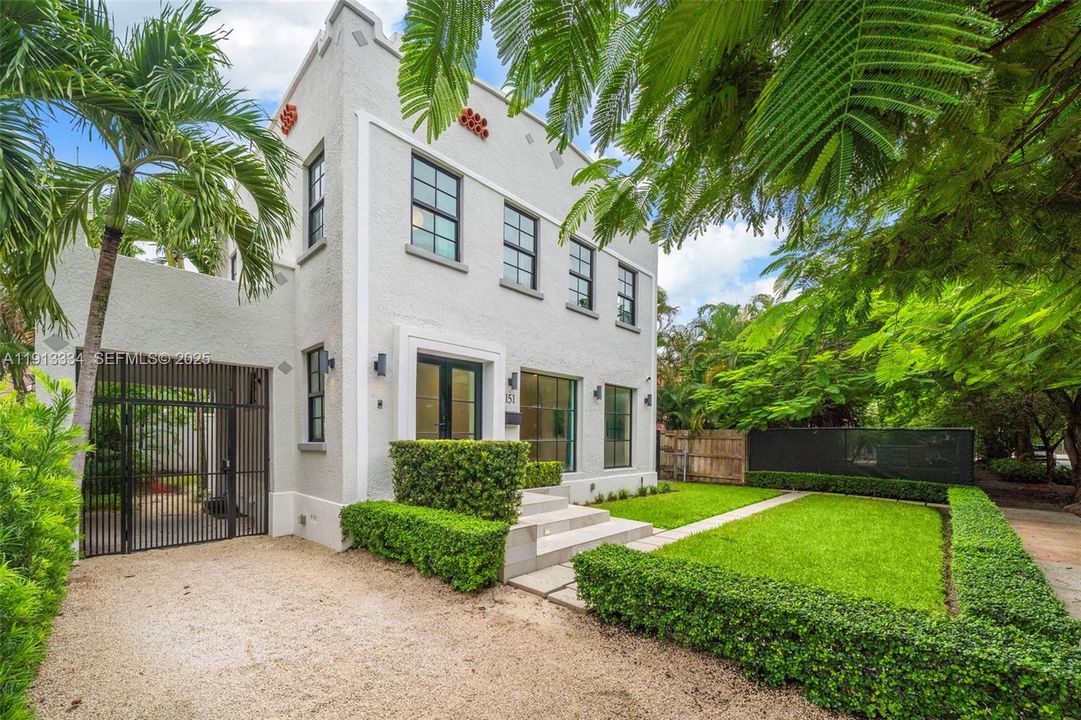 En Renta: $13,500 (4 camas, 3 baños, 2549 Pies cuadrados)