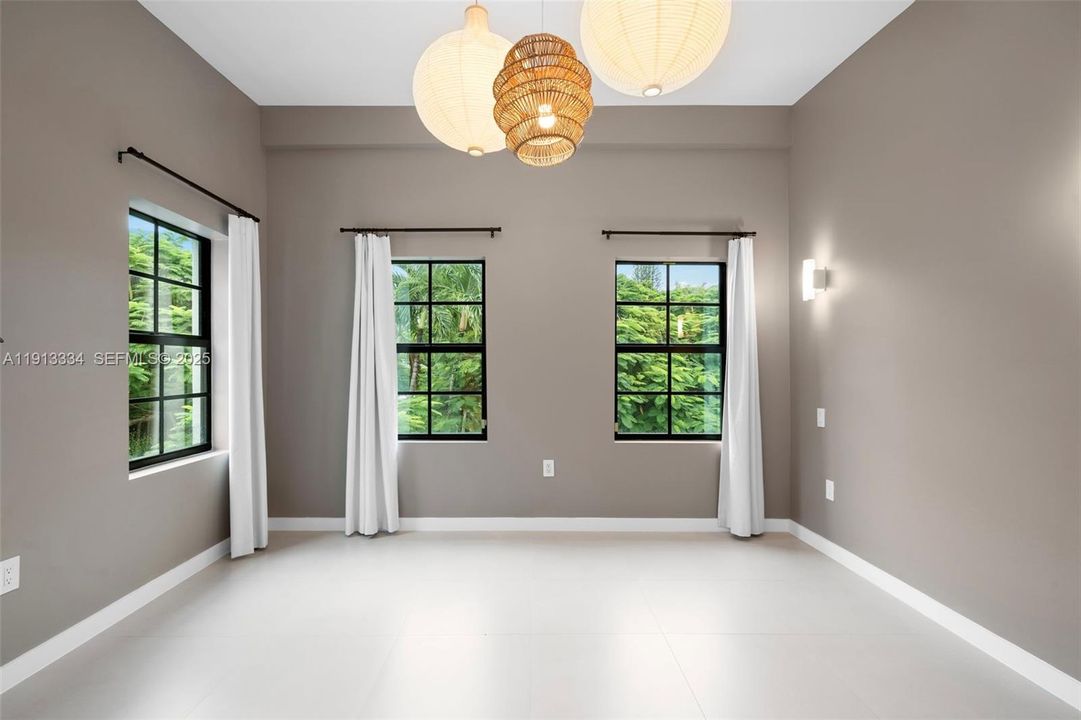 En Renta: $13,500 (4 camas, 3 baños, 2549 Pies cuadrados)