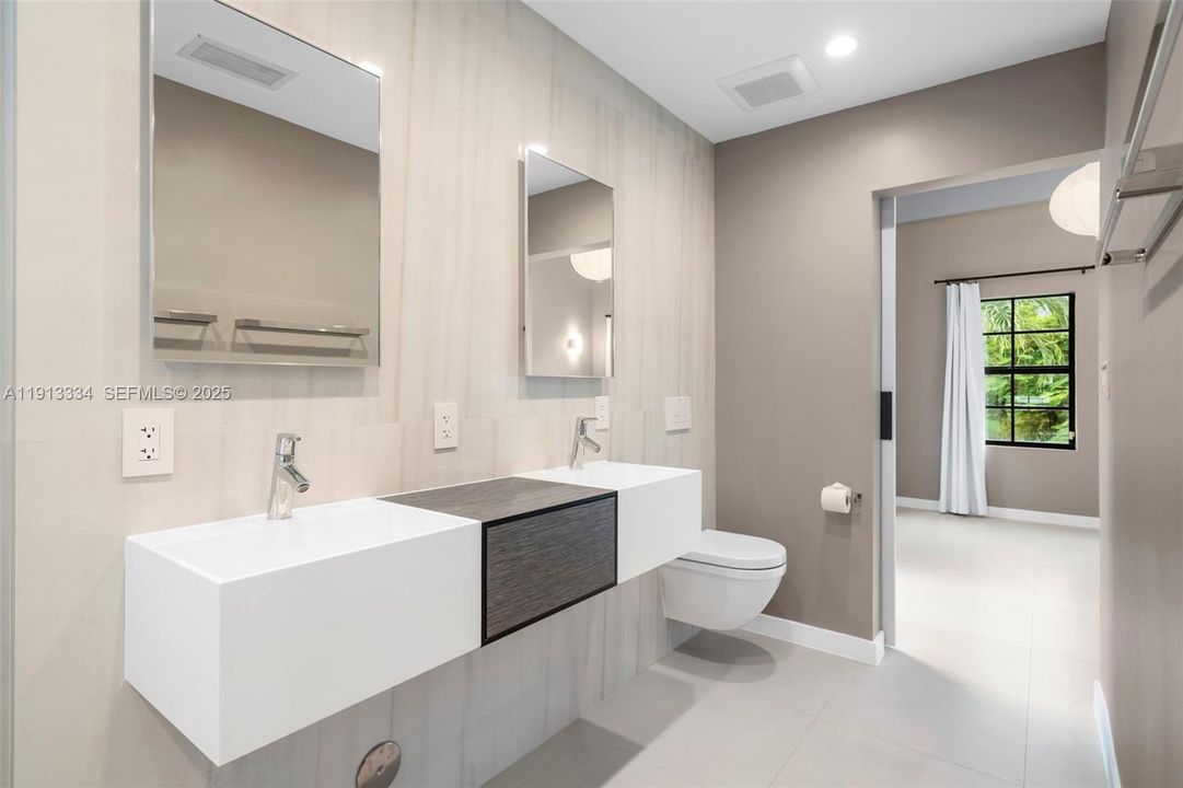 En Renta: $13,500 (4 camas, 3 baños, 2549 Pies cuadrados)